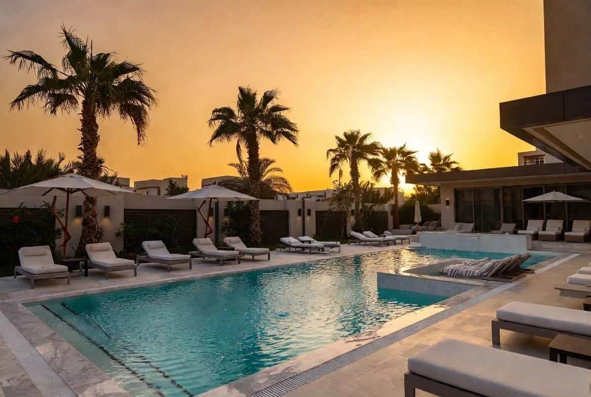 Pool Construction Arabian Ranches